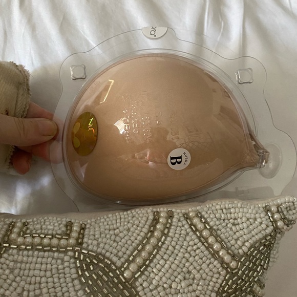 Nubra strapless, nude size B-cup - Picture 3 of 4